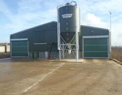 Galebreaker Agridoor Manual Weather Protection -Garden Tools Shop CAT Agridoor Z45 Manual scaled 1