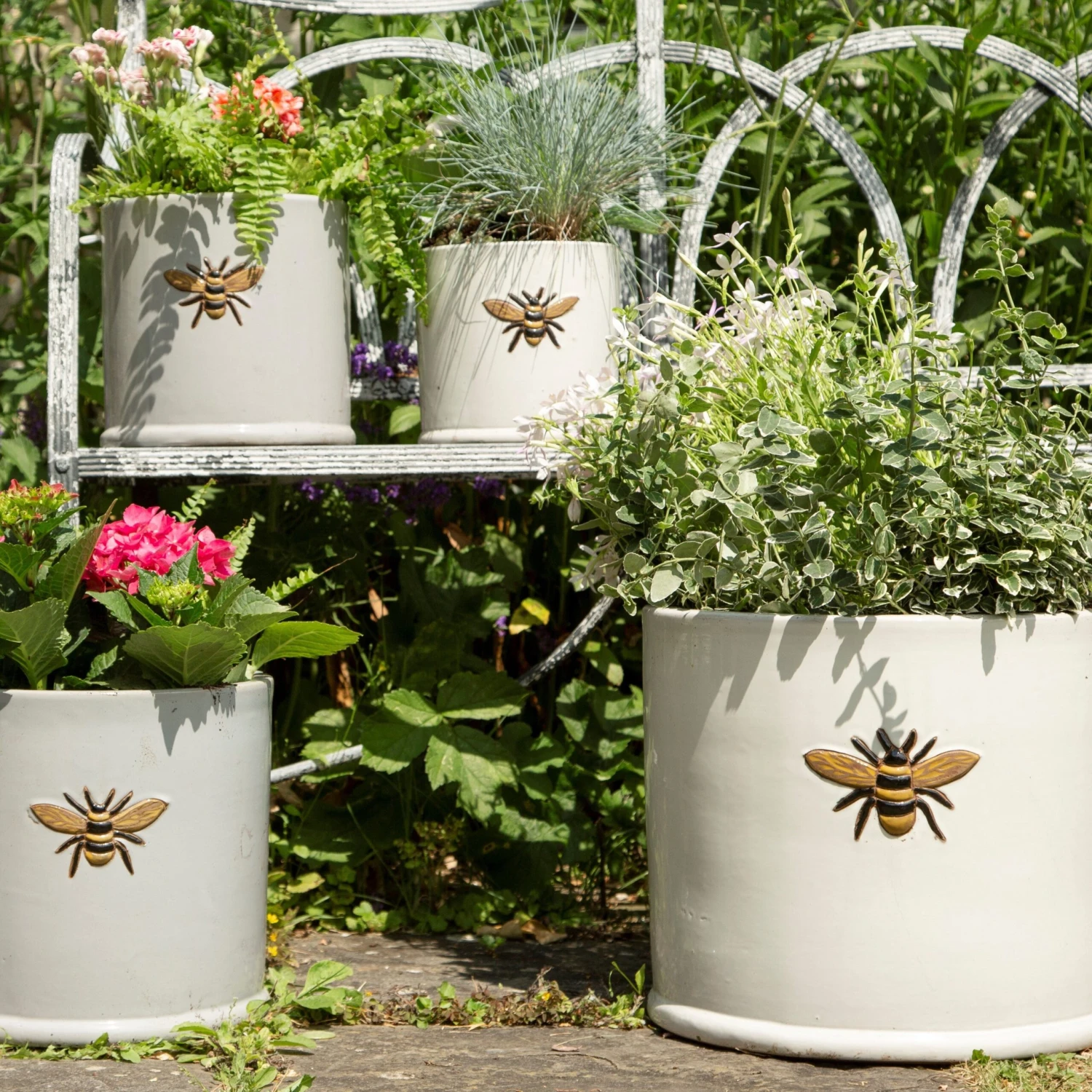 Woodlodge Wisteria Bee Cylinder Planter 4 Woodlodge Wisteria Bee Cylinder Planter - Image 2