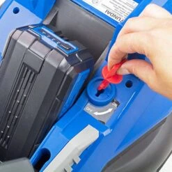 Hyundai HYM40LI330P Cordless Roller Lawn Mower 33cm - Battery & Charger 19 Hyundai HYM40LI330P Cordless Roller Lawn Mower 33cm - Battery & Charger -Garden Tools Shop hym40li330p 17 48822